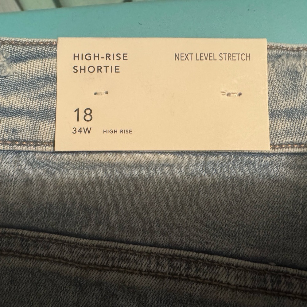 AEO Shorts - Picture 3 of 3